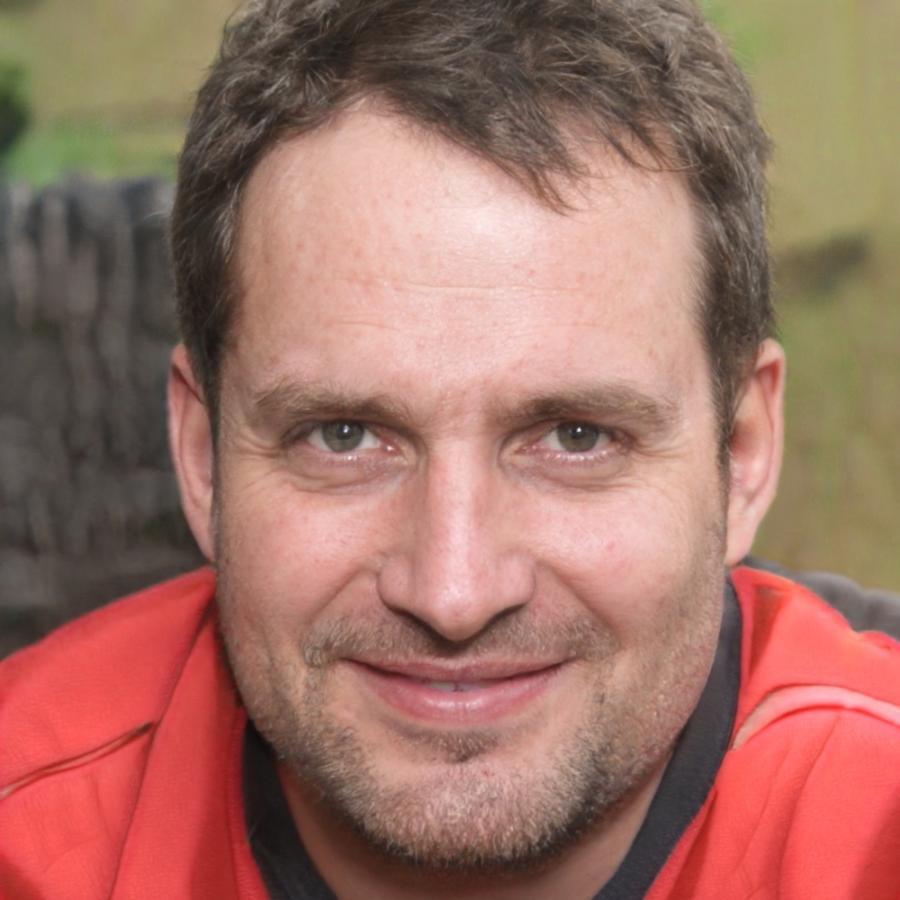 Portrait de Cyprien Roussel, créateur ayant lancé son activité professionnelle